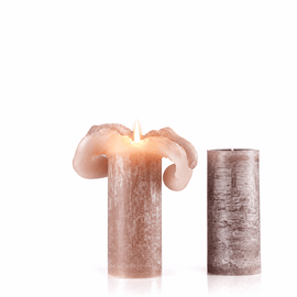 Handgegossene Bika Candles Lotuskerze in der Farbe Taube