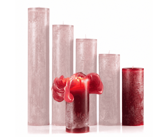Handgegossene Bika Candles Lotuskerze in intensivem Weinrot